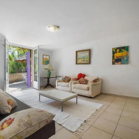 Feriehus Pleasing Holiday In Ramatuelleb With Swimming Pool Saint-Tropez